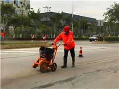 選對道路灌縫膠，用對灌縫工藝，讓道路裂縫修補不再徒勞