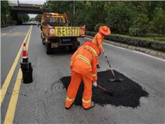 冷補料：冷補瀝青混合料成為道路路面坑槽修補主要選擇的原因