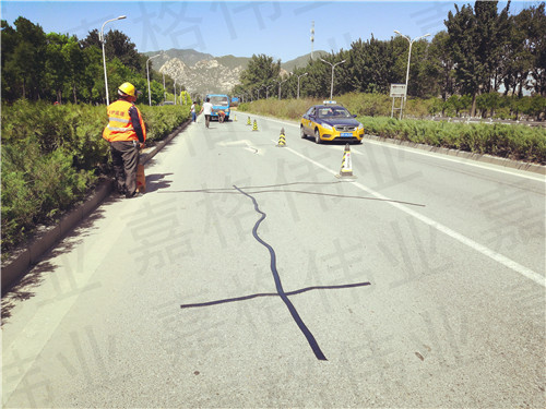 嘉格道路貼縫帶告訴你污染都去哪了