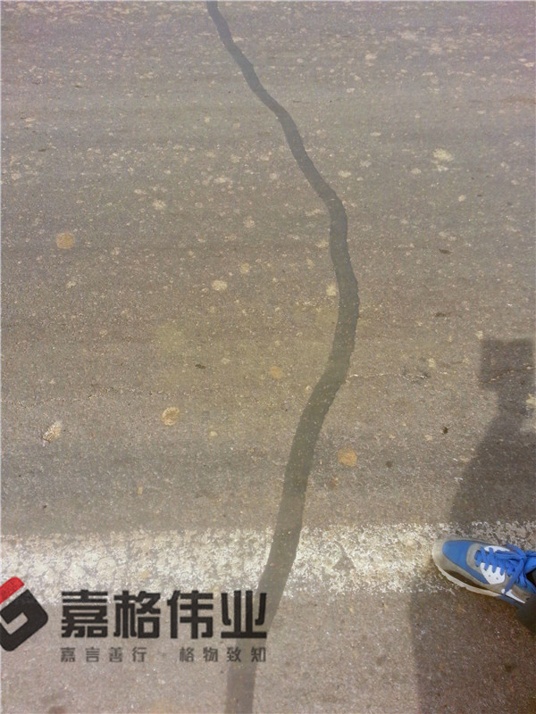 營口公路裂縫貼縫帶貼縫工地寫實5